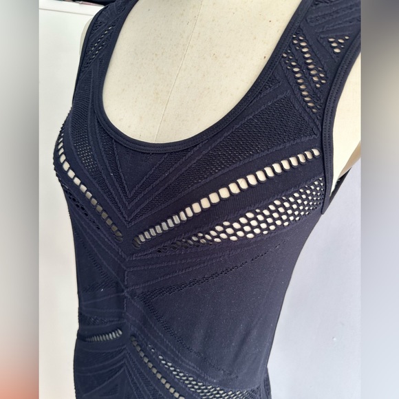 Fabletics  crochet top - Picture 2 of 4